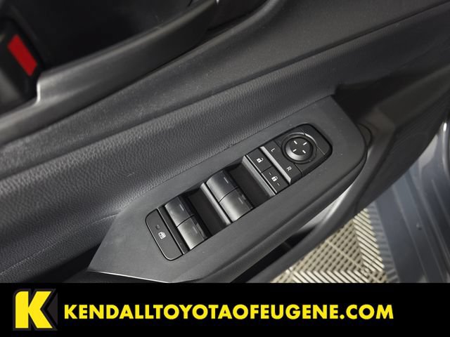 Certified 2025 Toyota Prius Plug-In Hybrid FWD image 21