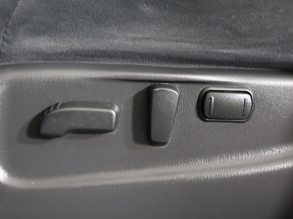 Used 2019 Nissan Armada SV image 27