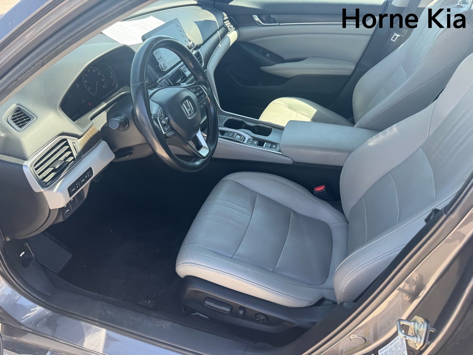 Used 2019 Honda Accord Touring image 9