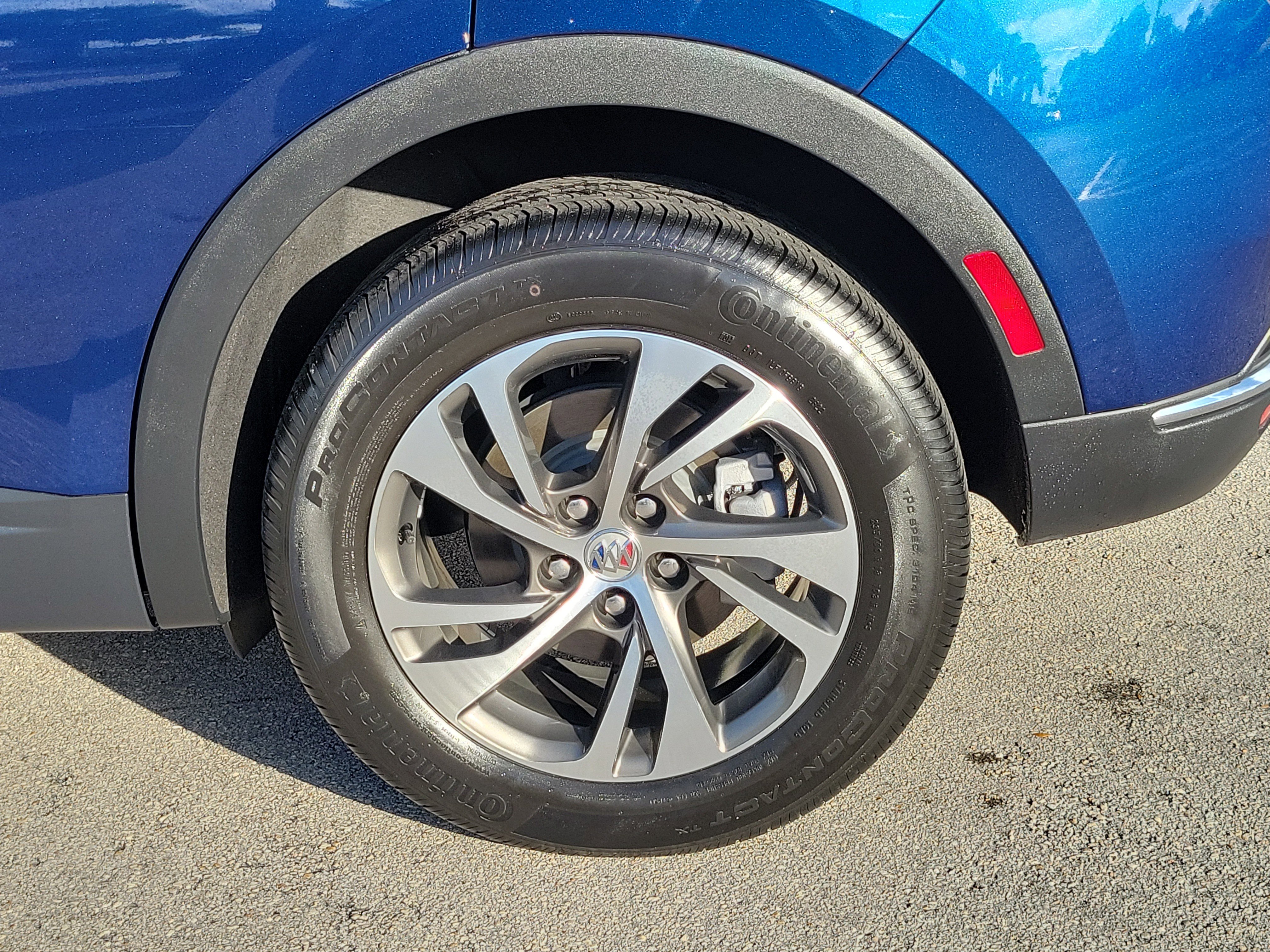 Used 2023 Buick Envision Essence image 28