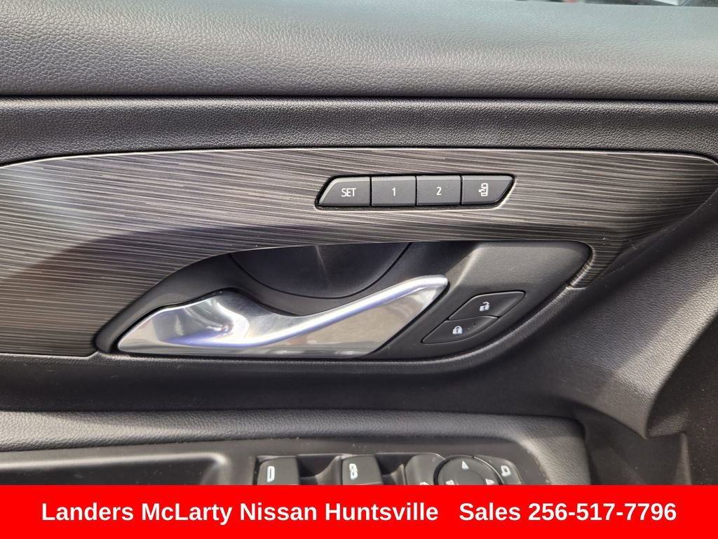 Used 2024 GMC Terrain SLT AWD/4WD image 24