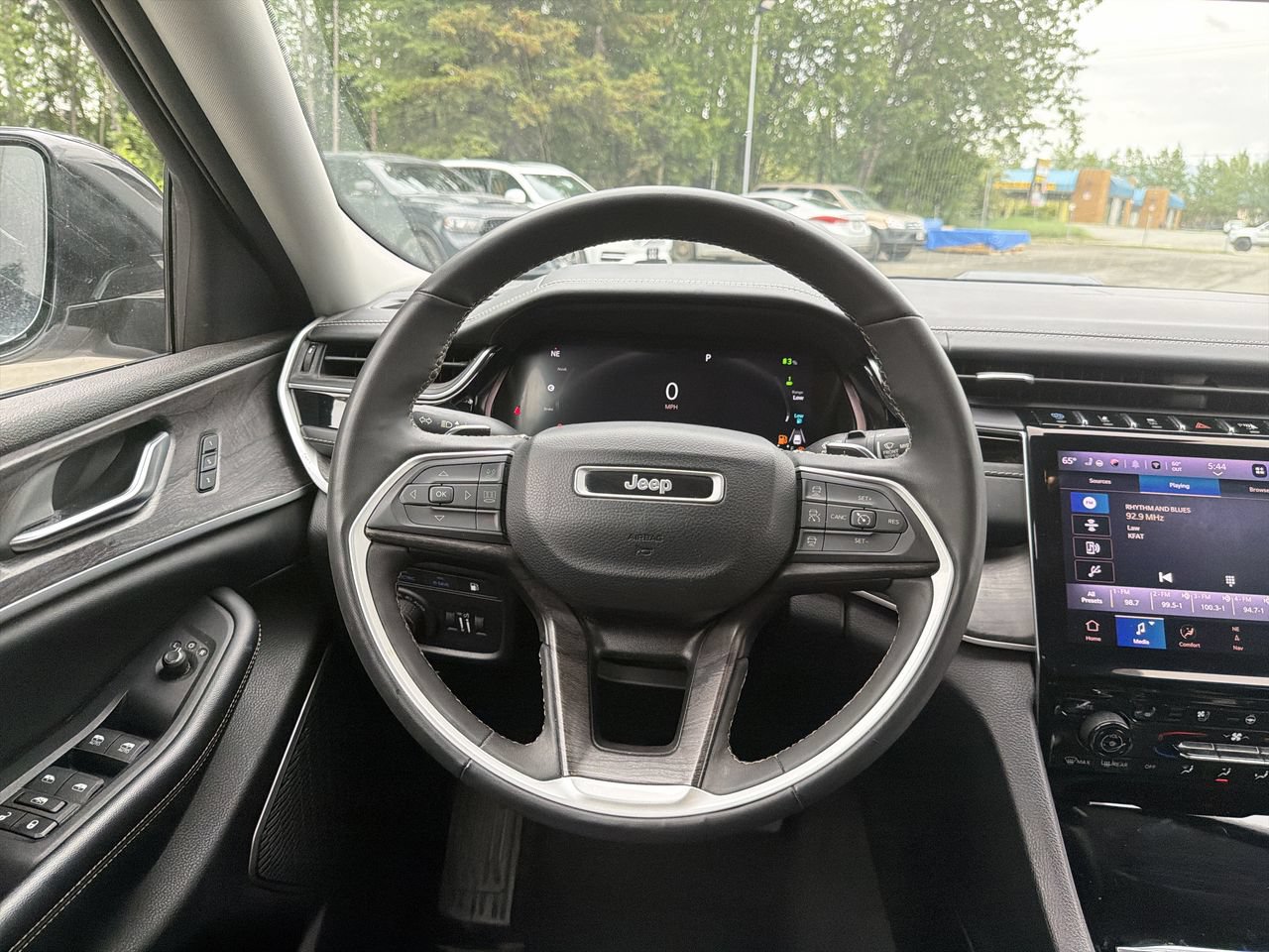 Used 2022 Jeep Grand Cherokee Limited 4xe w/ Luxury Tech Group II AWD/4WD image 14