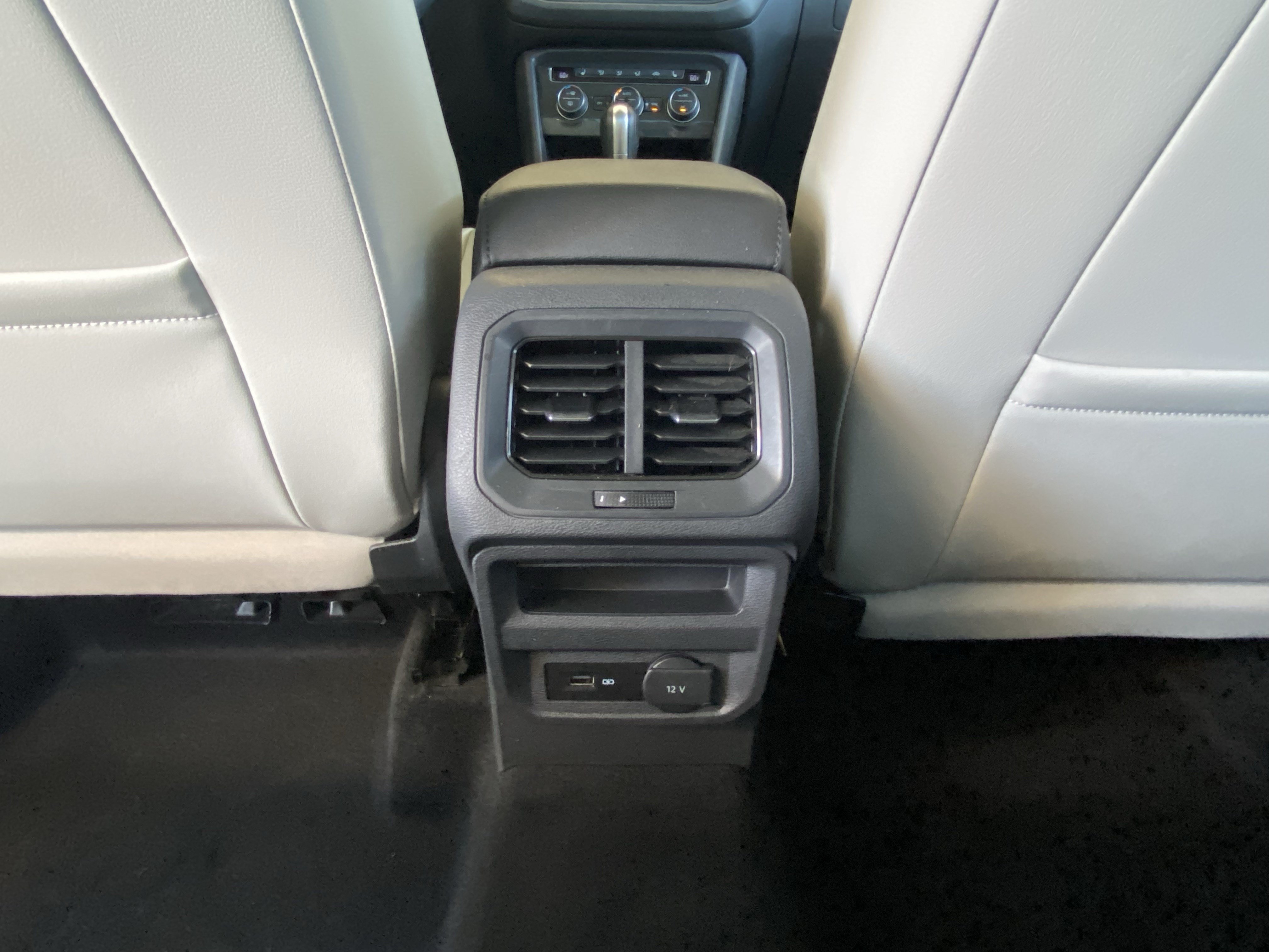 Used 2019 Volkswagen Tiguan SEL AWD/4WD image 40