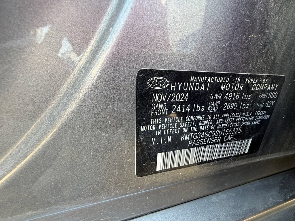 Used 2025 Genesis G70 2.5T AWD/4WD image 45