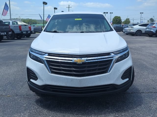 Used 2023 Chevrolet Equinox LS w/ LS Convenience Package FWD image 4