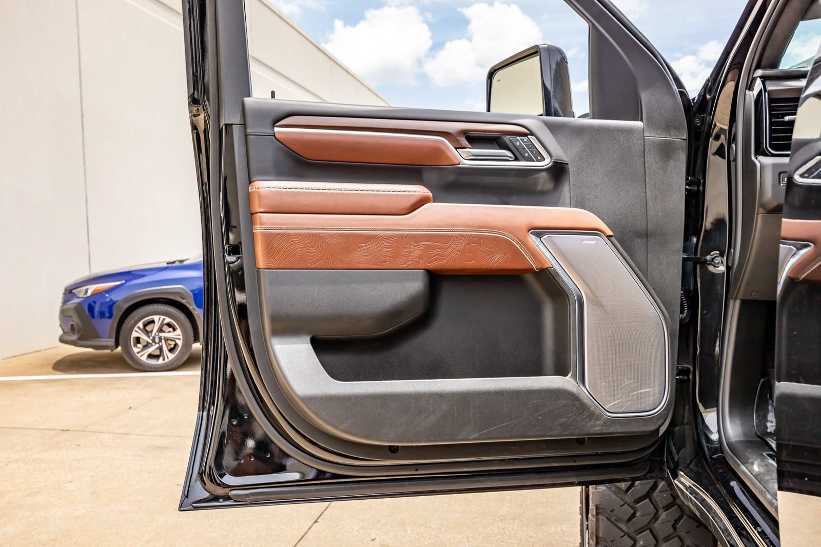 Used 2025 GMC Sierra 2500 Denali Ultimate AWD/4WD image 36