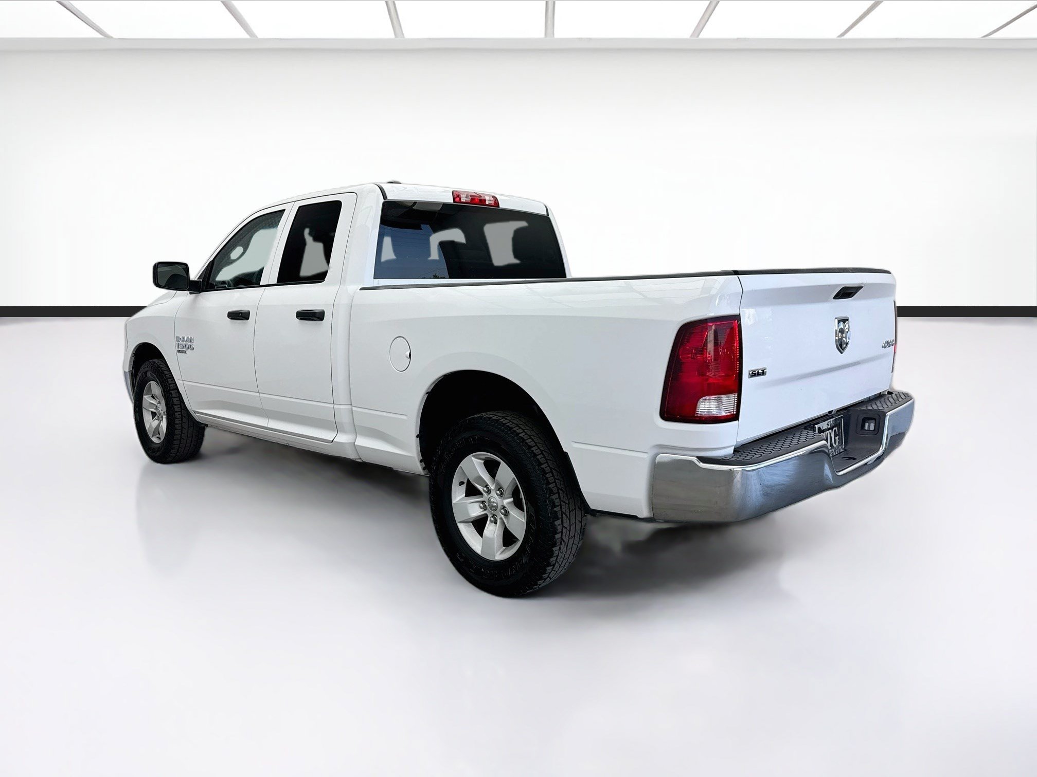 Used 2024 RAM 1500 Classic SLT AWD/4WD image 6