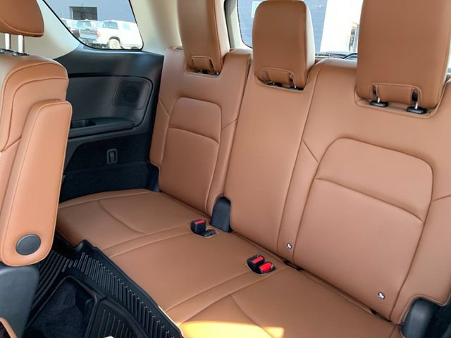 New 2026 Nissan Pathfinder Platinum AWD/4WD image 17