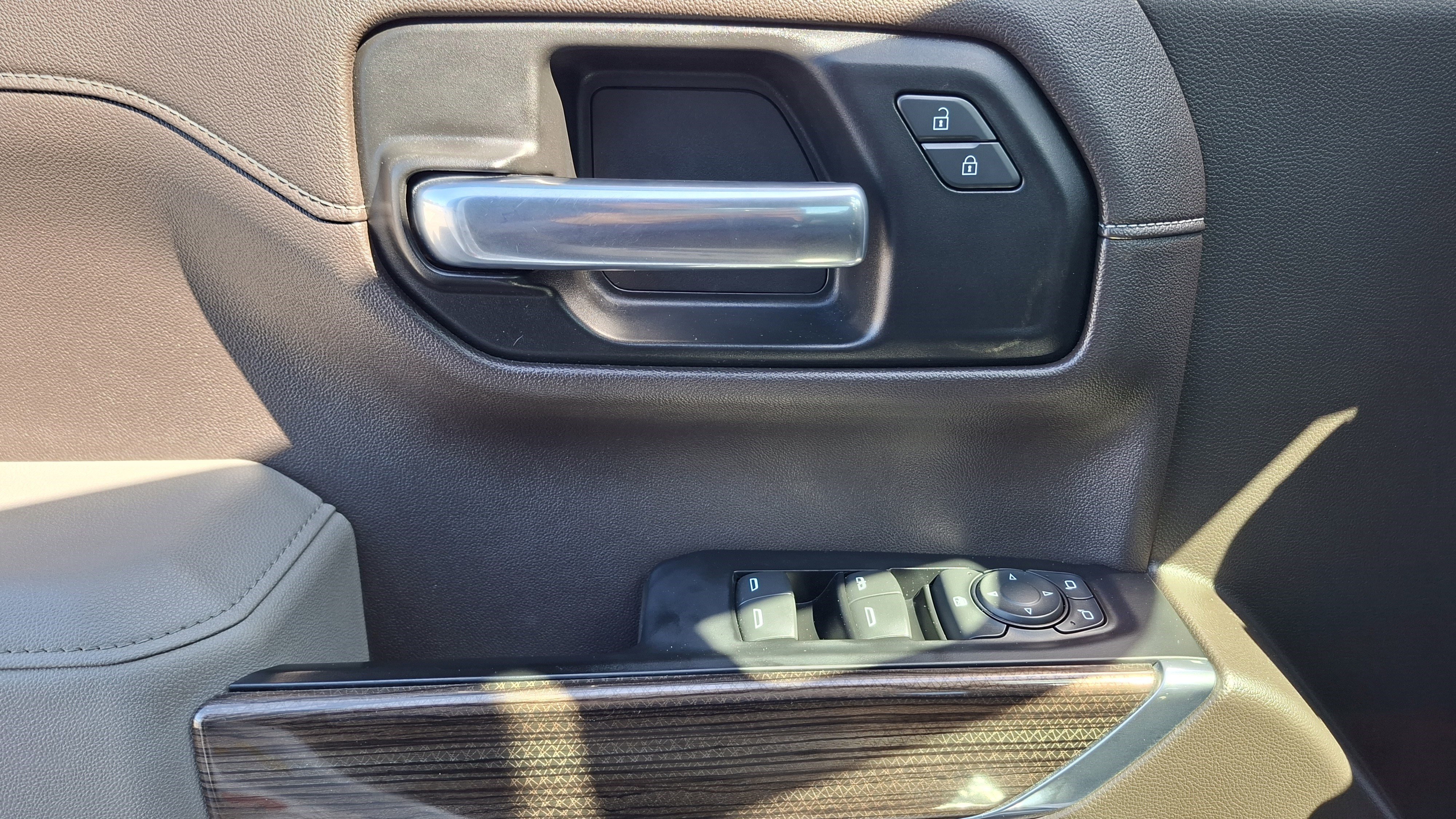 Used 2019 Chevrolet Silverado 1500 RST image 17