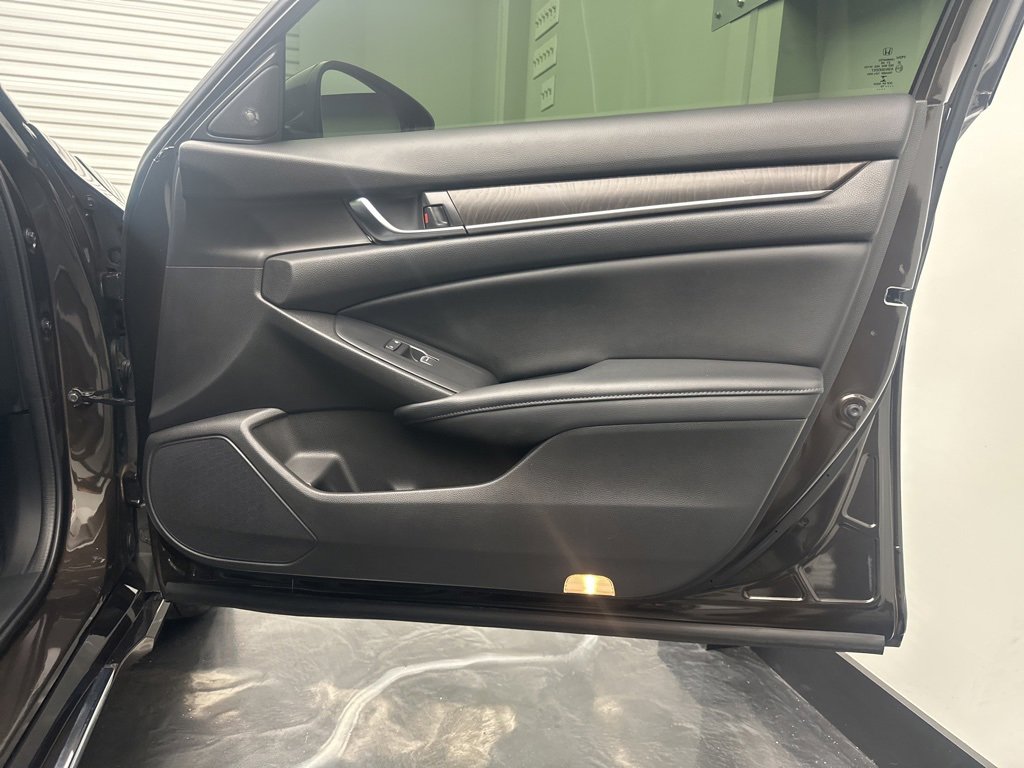 Used 2018 Honda Accord EX-L image 10