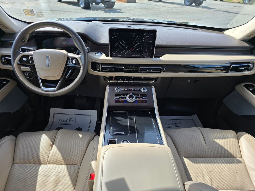 Used 2022 Lincoln Aviator Reserve w/ Equipment Group 201A image 3