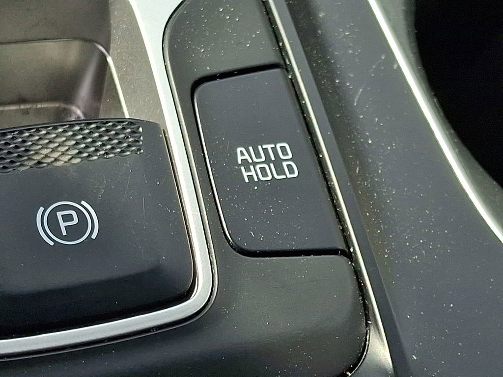 Used 2024 Kia Carnival LX FWD image 25