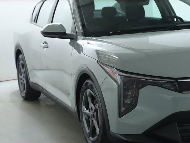 Used 2025 Kia K4 LXS image 8