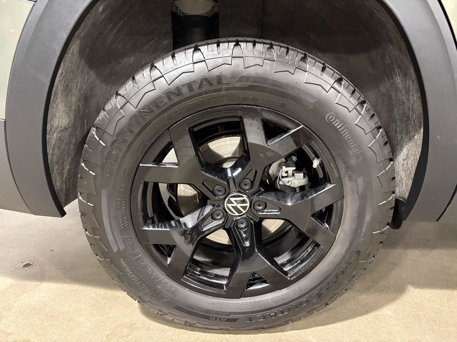 Used 2025 Volkswagen Atlas Peak Edition SE AWD/4WD image 53