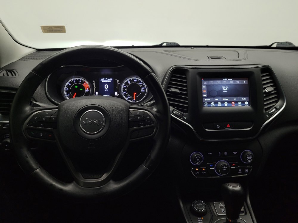 Used 2019 Jeep Cherokee Latitude Plus w/ Cold Weather Group AWD/4WD image 22