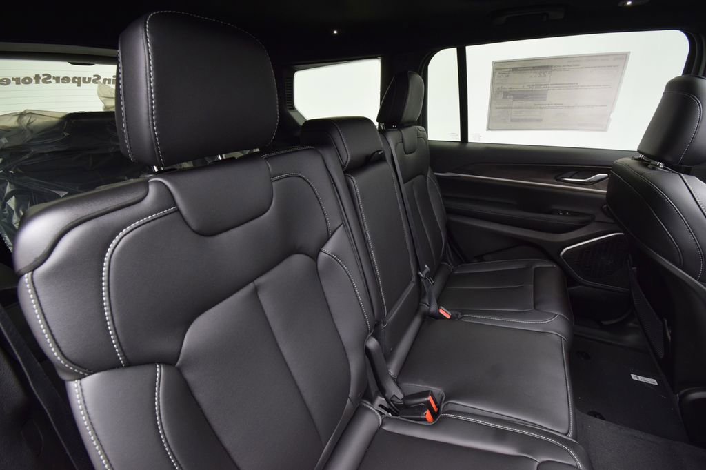 New 2026 Jeep Grand Cherokee L Limited w/ Limited Altitude Package image 19
