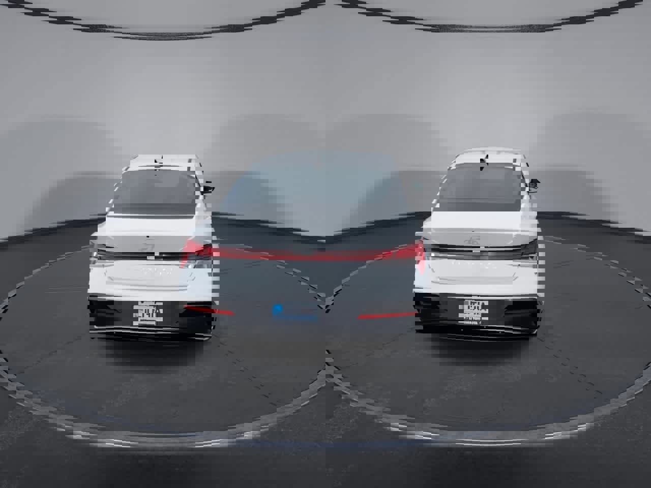 Used 2025 Hyundai Elantra SEL image 7