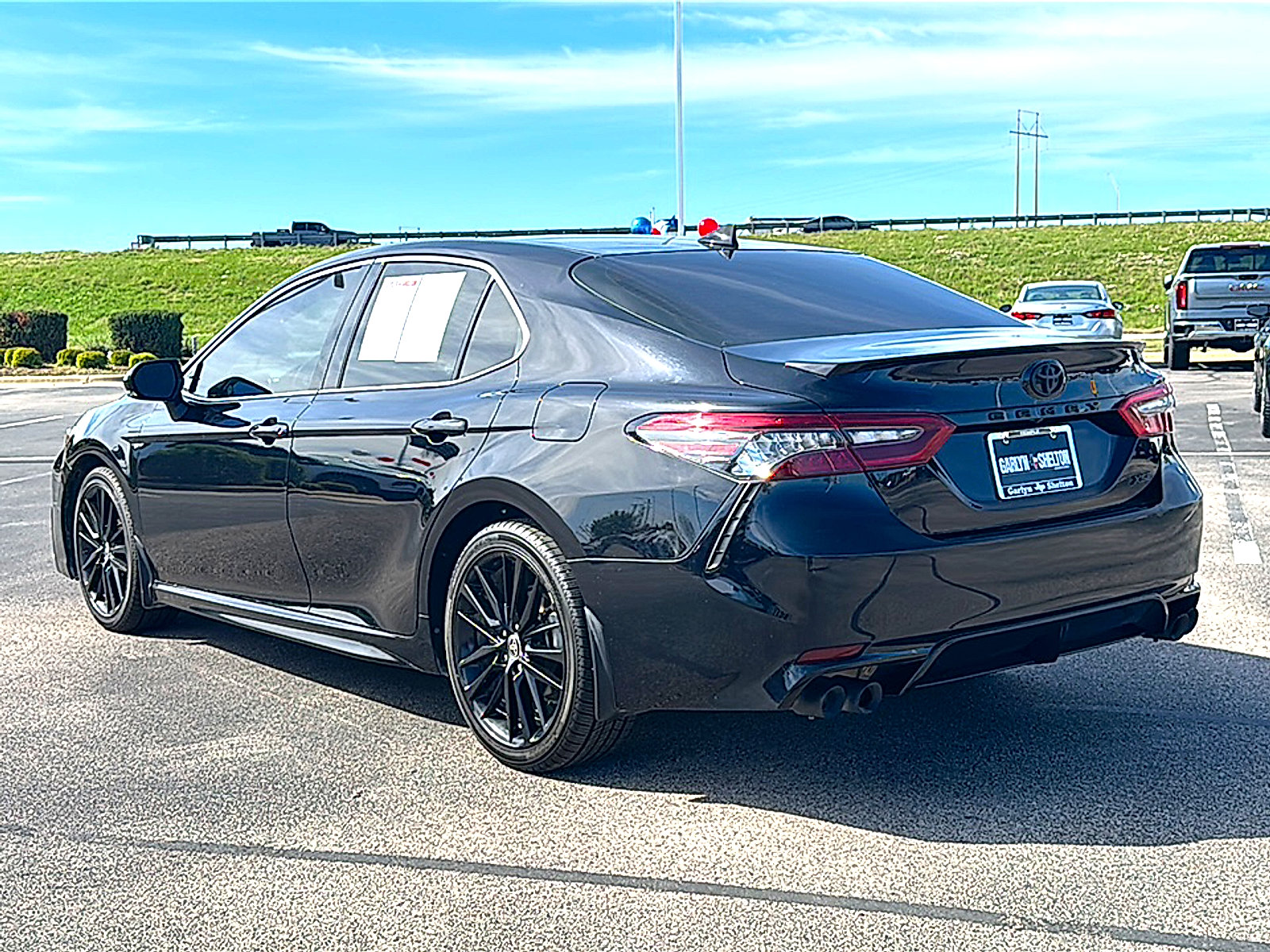 Used 2022 Toyota Camry XSE image 6