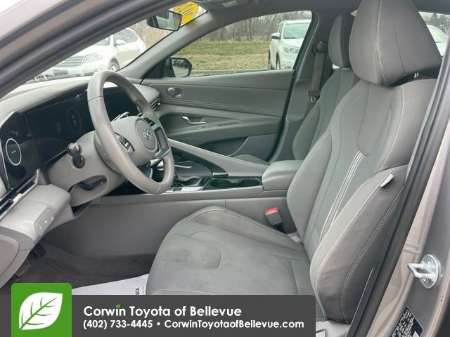 Used 2023 Hyundai Elantra SEL w/ Convenience Package image 17