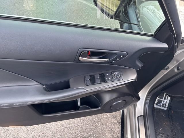 Used 2023 Lexus IS 350 F Sport image 11