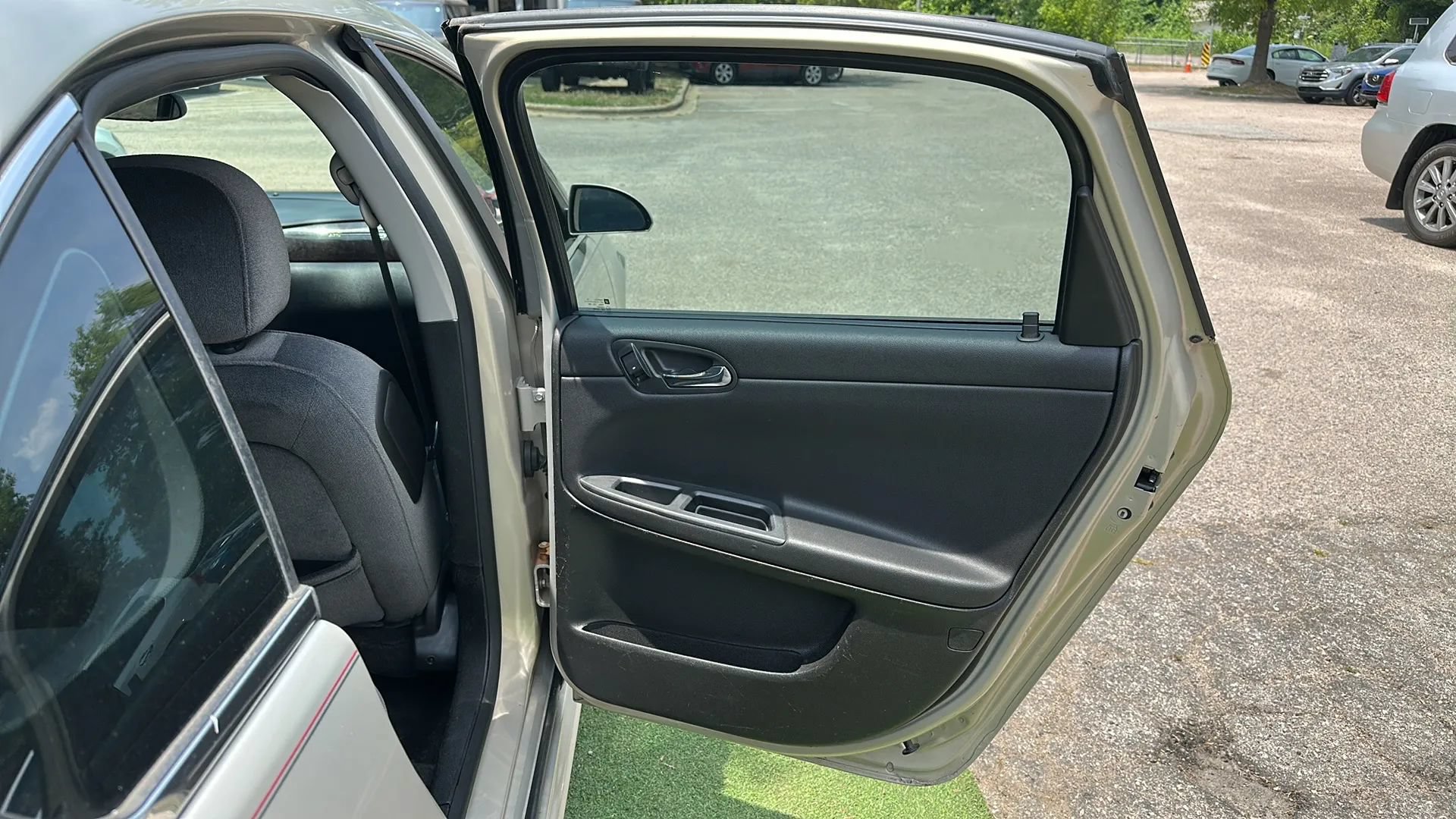 Used 2012 Chevrolet Impala LT FWD image 21