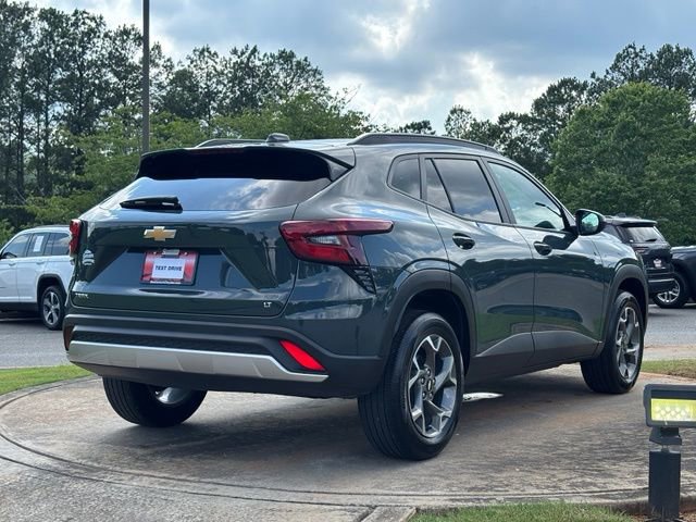Used 2025 Chevrolet Trax LT FWD image 7