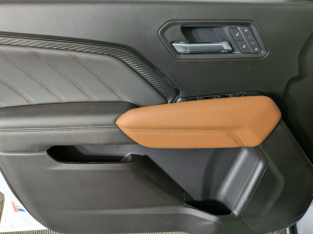 New 2026 GMC Canyon AT4 image 13