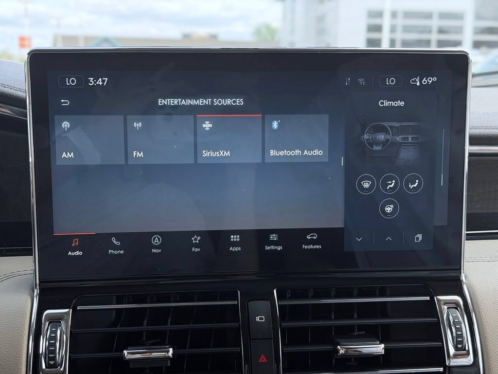 Used 2022 Lincoln Navigator 4WD image 46