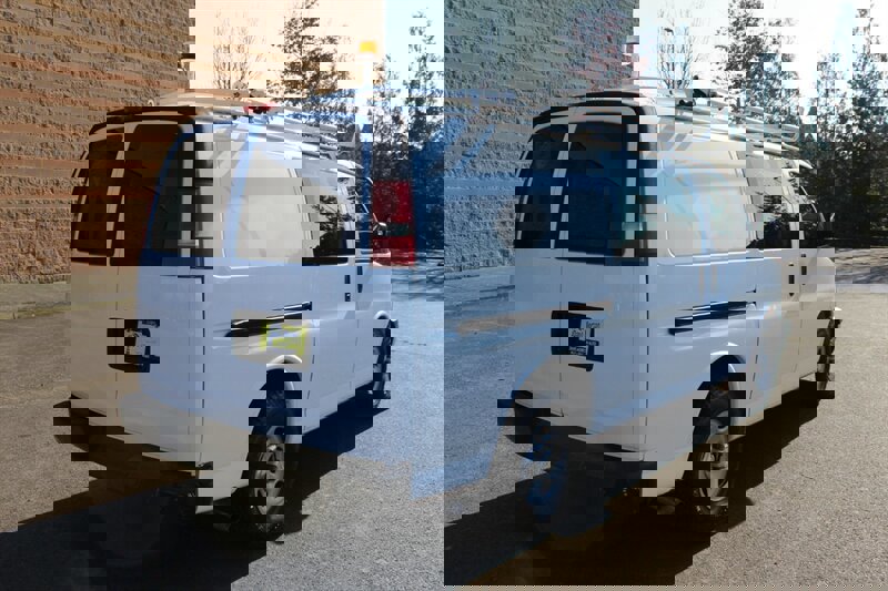 Used 2007 Chevrolet Express 1500 AWD image 4