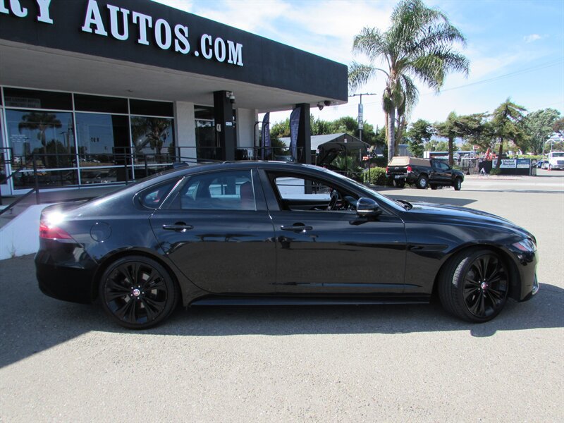 Used 2021 Jaguar XF R-Dynamic SE AWD/4WD image 8