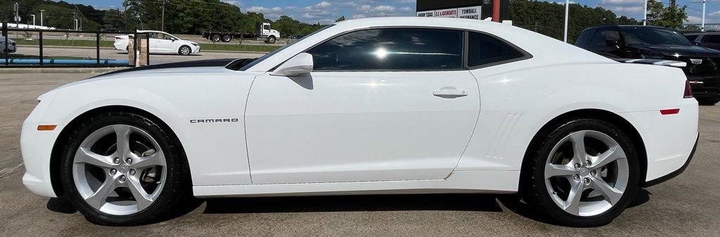 Used 2015 Chevrolet Camaro LT w/ RS Package RWD image 8