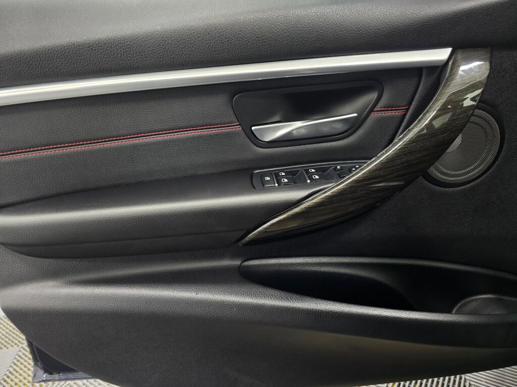 Used 2017 BMW 340i xDrive Sedan image 30