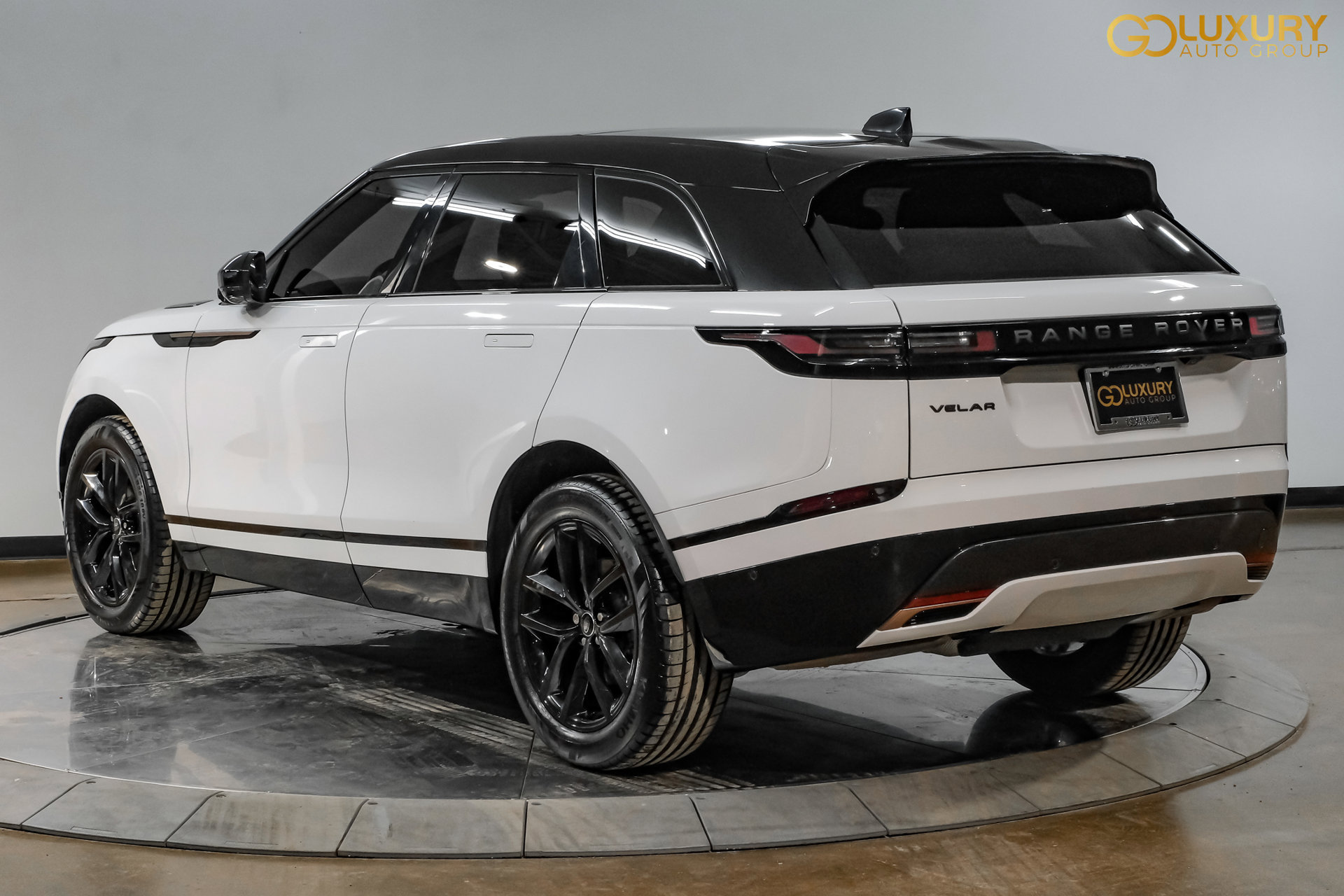 Used 2025 Land Rover Range Rover Velar Dynamic SE AWD/4WD image 12