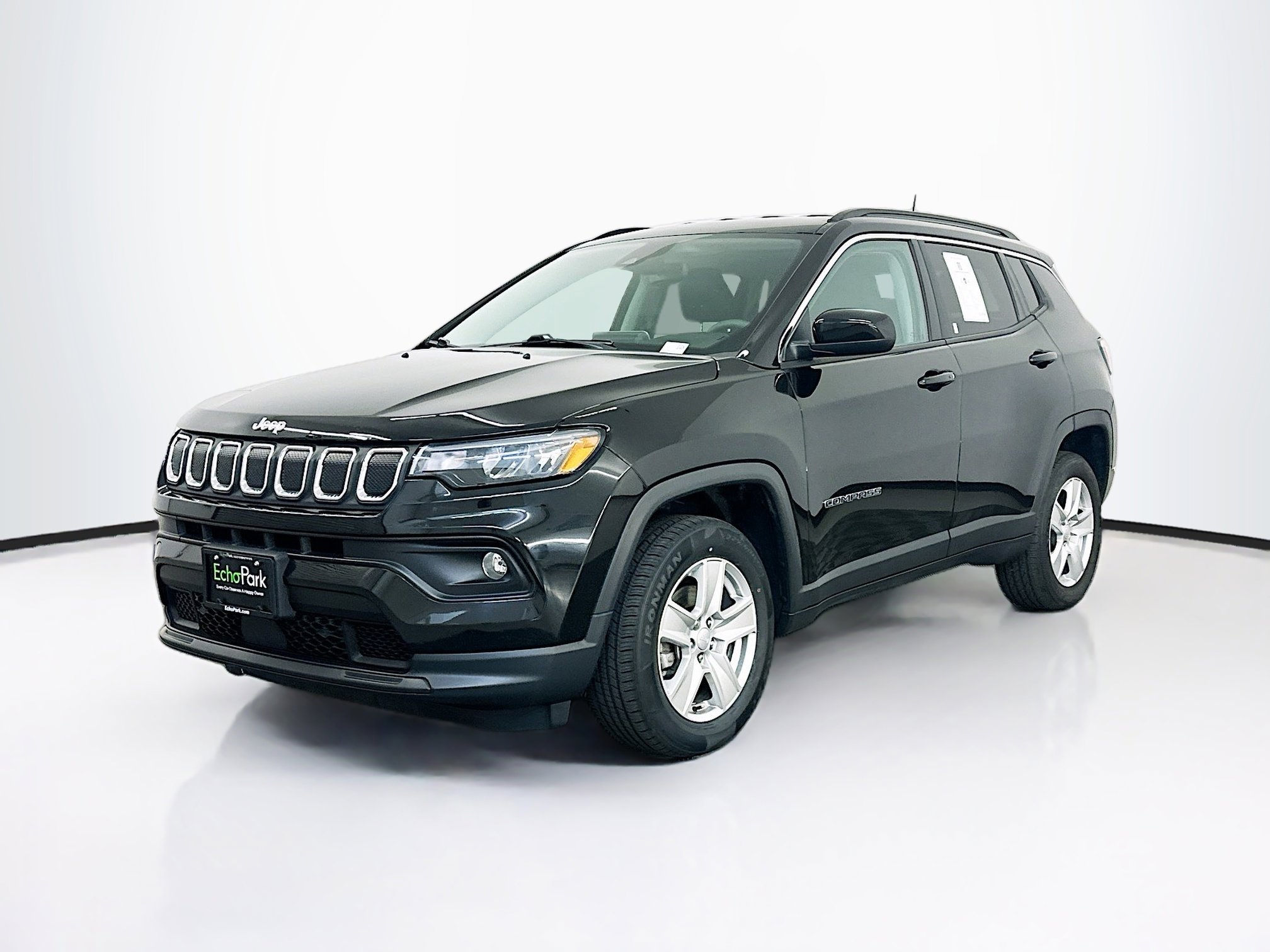 Used 2022 Jeep Compass Latitude image 3