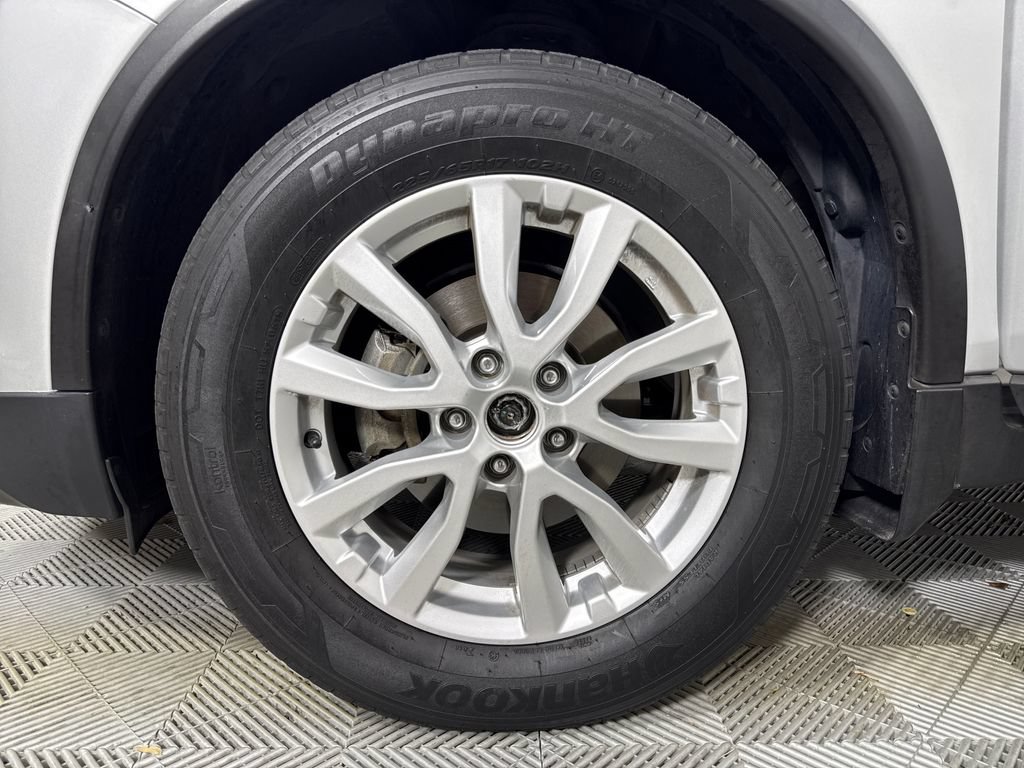 Used 2019 Nissan Rogue S w/ Special Edition Package FWD image 20