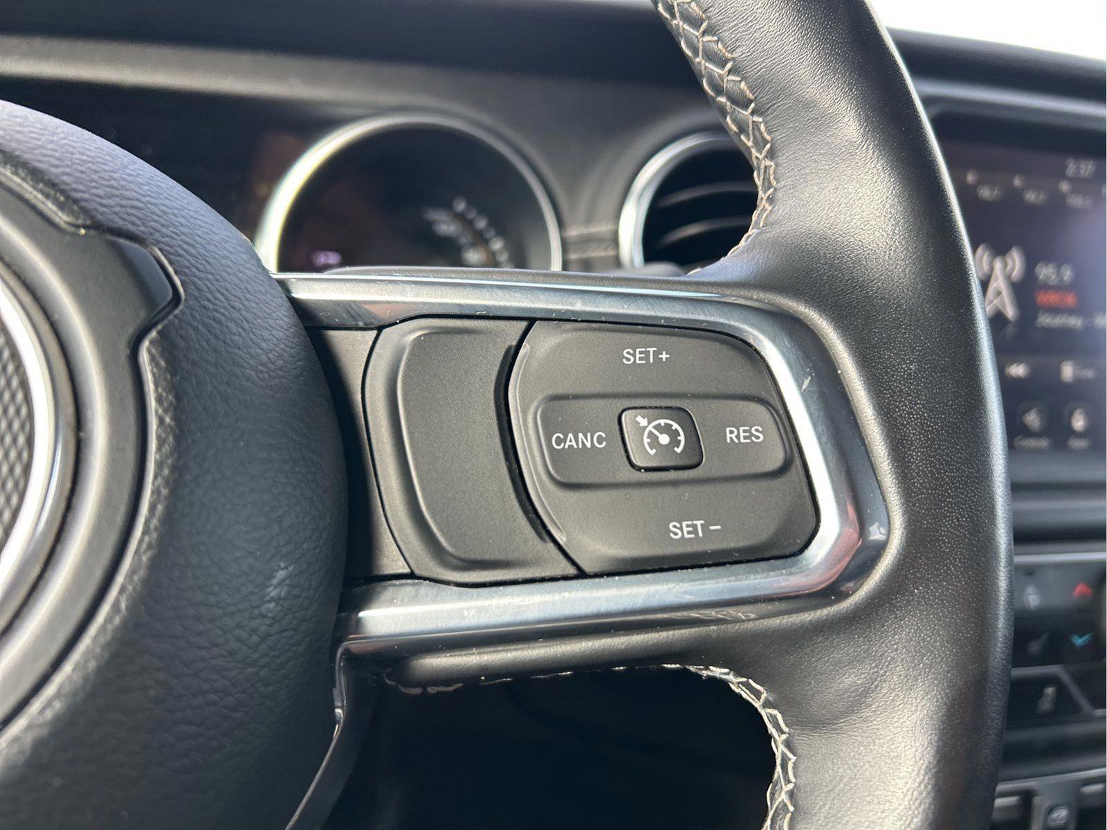 Used 2023 Jeep Wrangler Unlimited Sahara w/ Cold Weather Group image 17