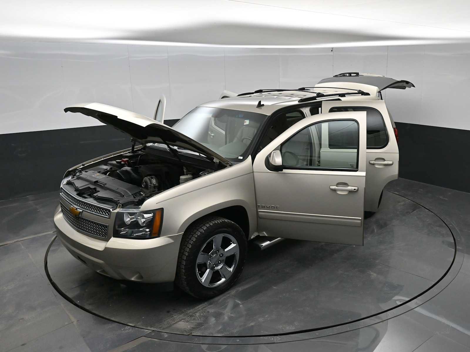 Used 2014 Chevrolet Tahoe LT w/ Luxury Package RWD image 57