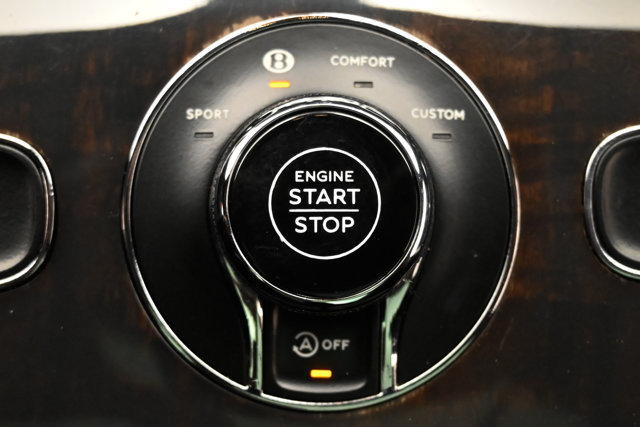 Used 2019 Bentley Bentayga AWD/4WD image 21
