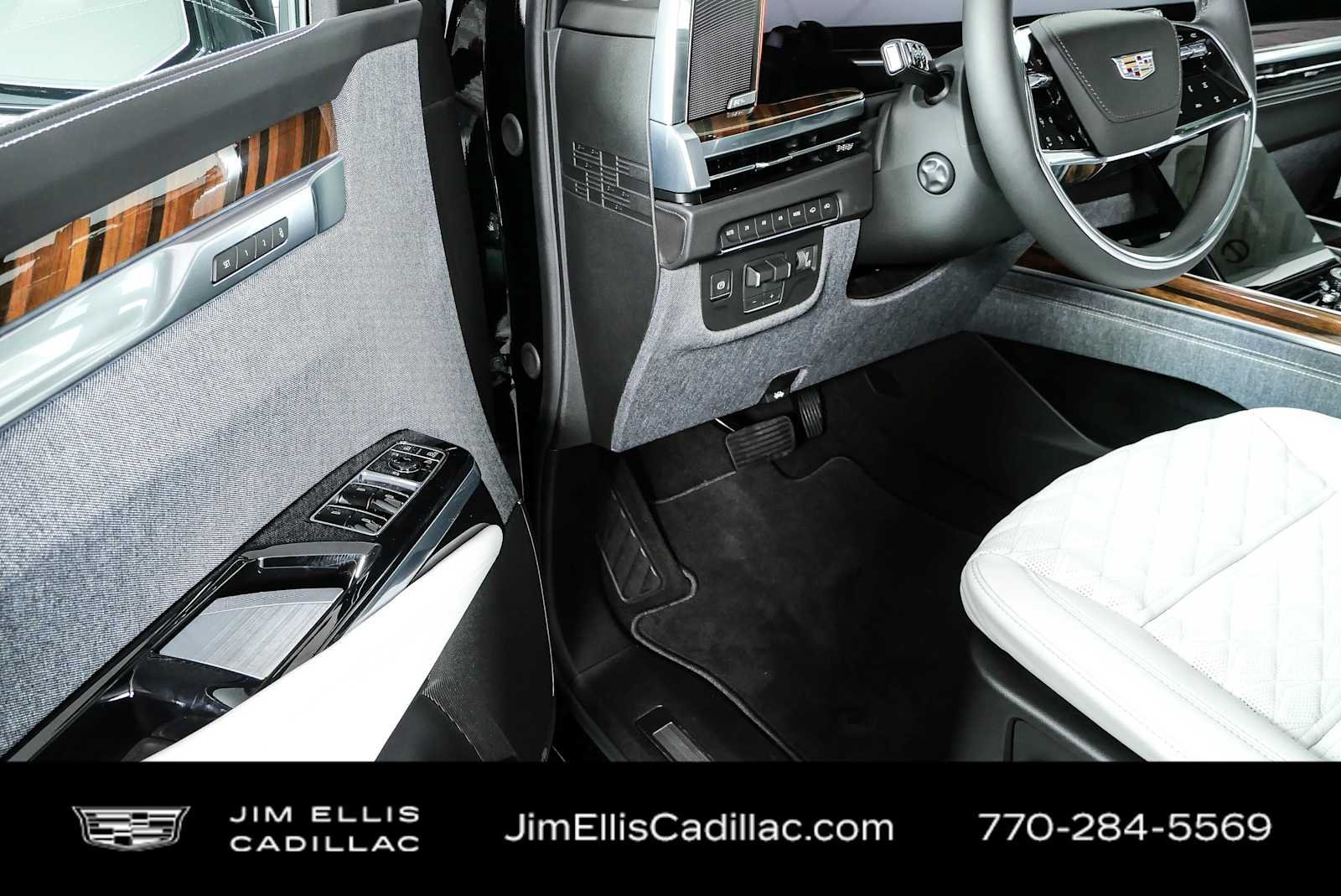 New 2026 Cadillac Escalade Platinum Sport AWD/4WD image 8