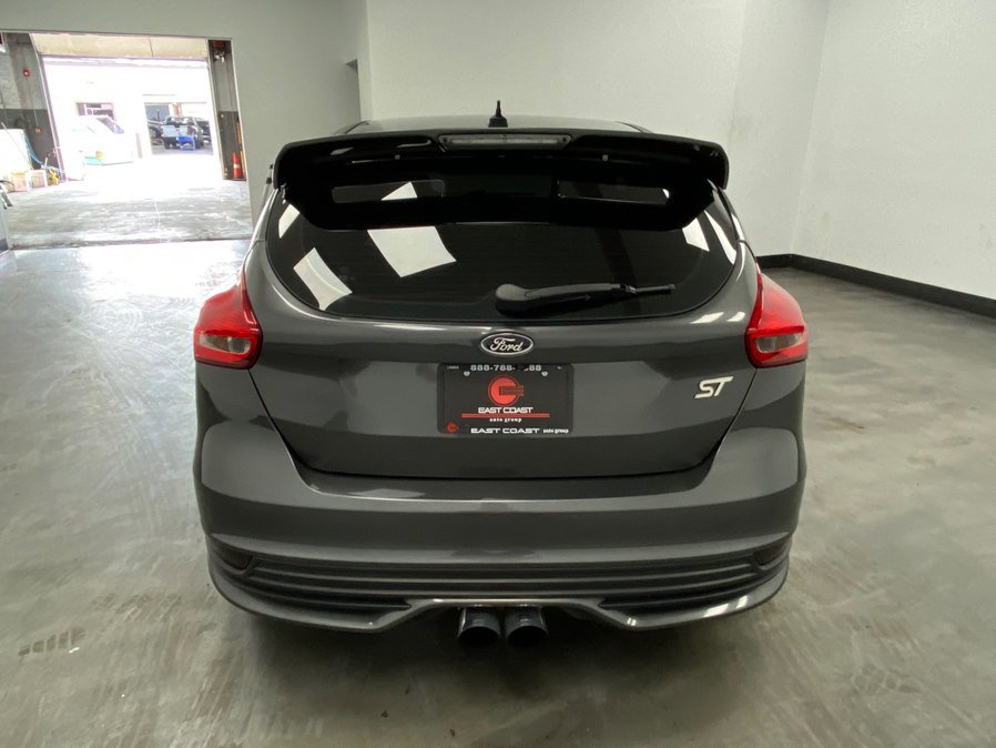 Used 2017 Ford Focus ST w/ Equipment Group 401A image 5