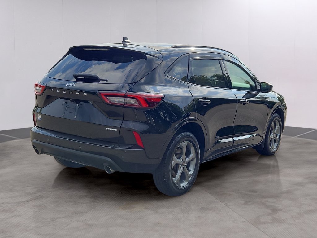 Used 2023 Ford Escape ST-Line w/ Tech Pack #1 AWD/4WD image 4