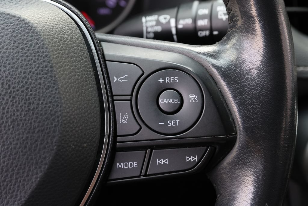 Used 2019 Toyota RAV4 XLE Premium w/ Cold Weather Package AWD/4WD image 22