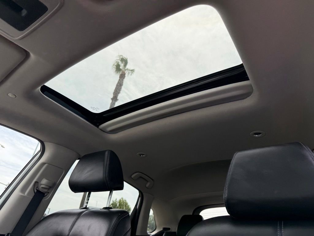 Used 2023 Honda HR-V EX-L image 2