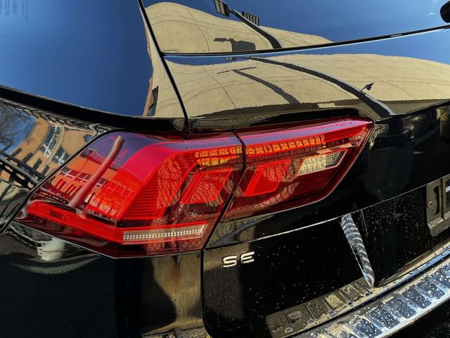 Certified 2023 Volkswagen Tiguan SE w/ Panoramic Sunroof Package image 11