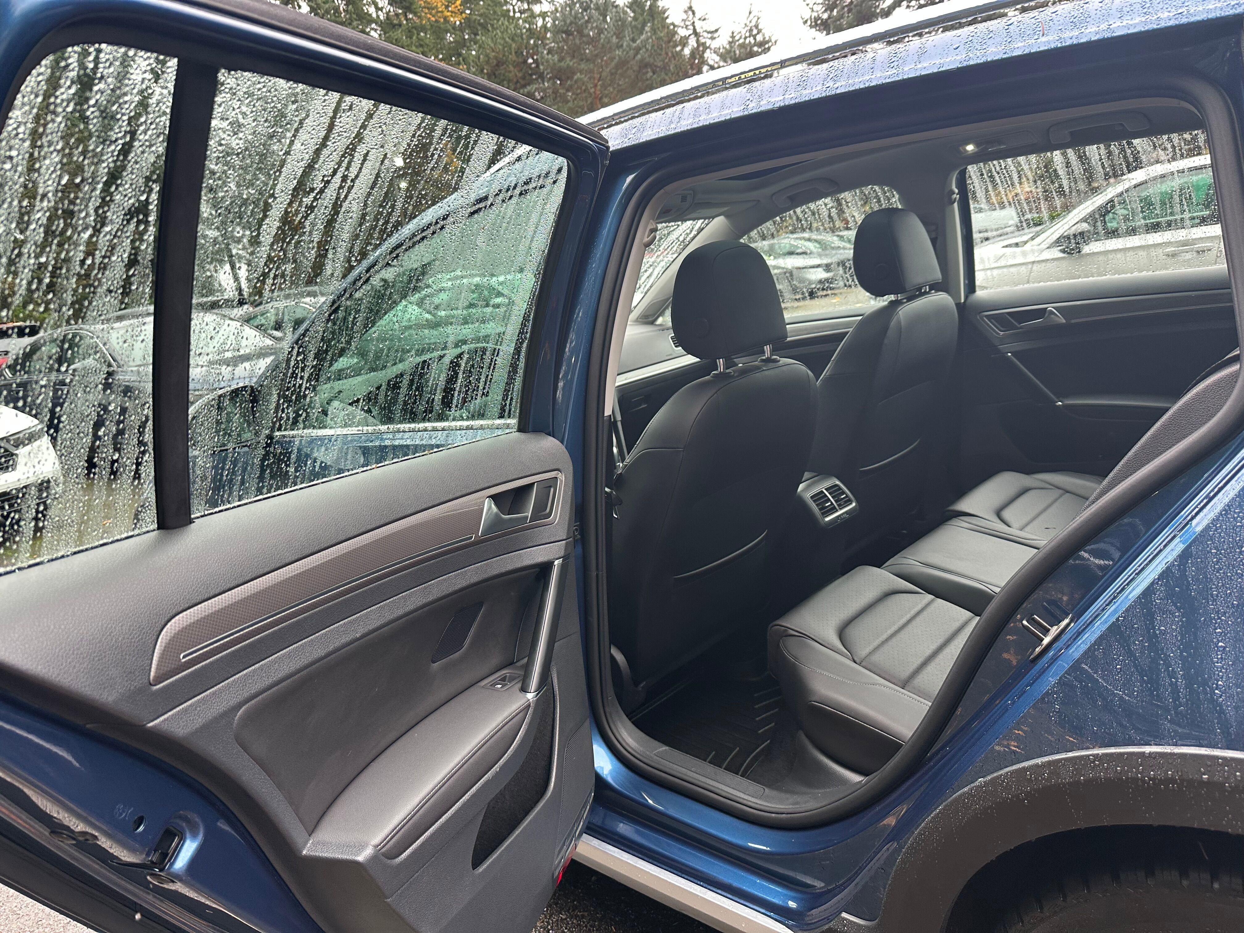 Used 2017 Volkswagen Golf Alltrack SE image 16