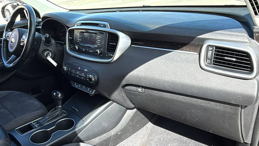 Used 2016 Kia Sorento LX w/ LX Convenience Package AWD/4WD image 41