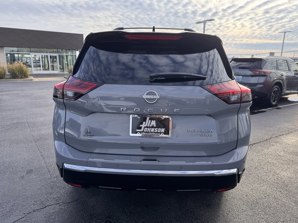 Used 2025 Nissan Rogue Platinum w/ Platinum Premium Package image 4