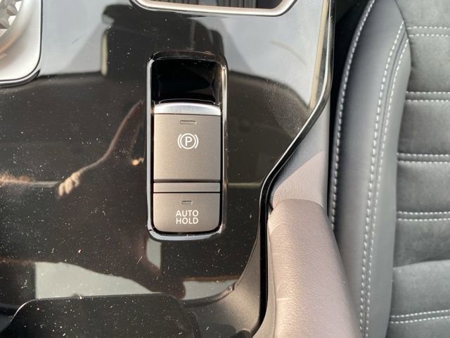 New 2025 Mitsubishi Outlander SE image 33