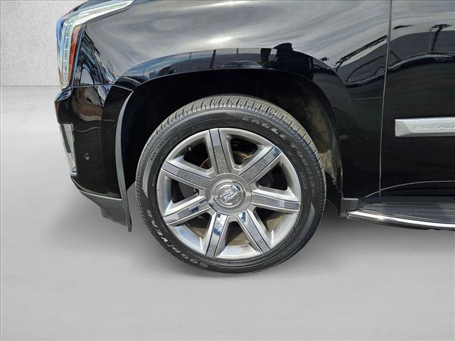 Used 2020 Cadillac Escalade ESV Luxury AWD/4WD image 24