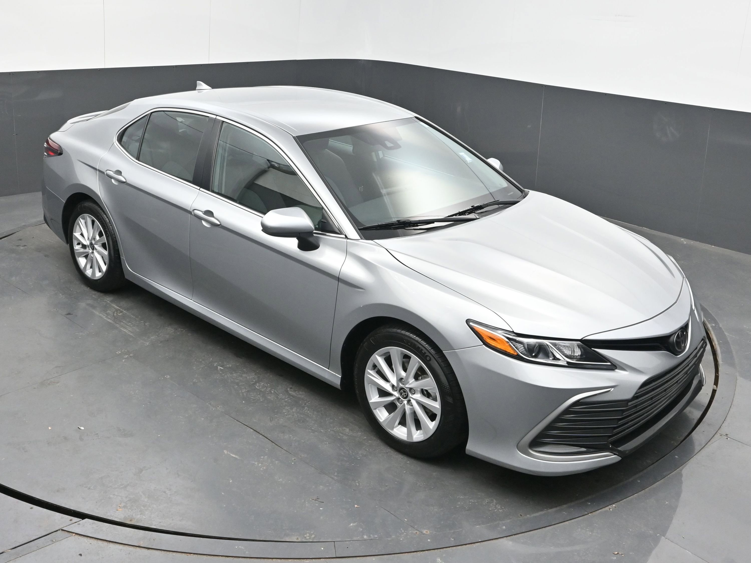 Used 2024 Toyota Camry LE image 32